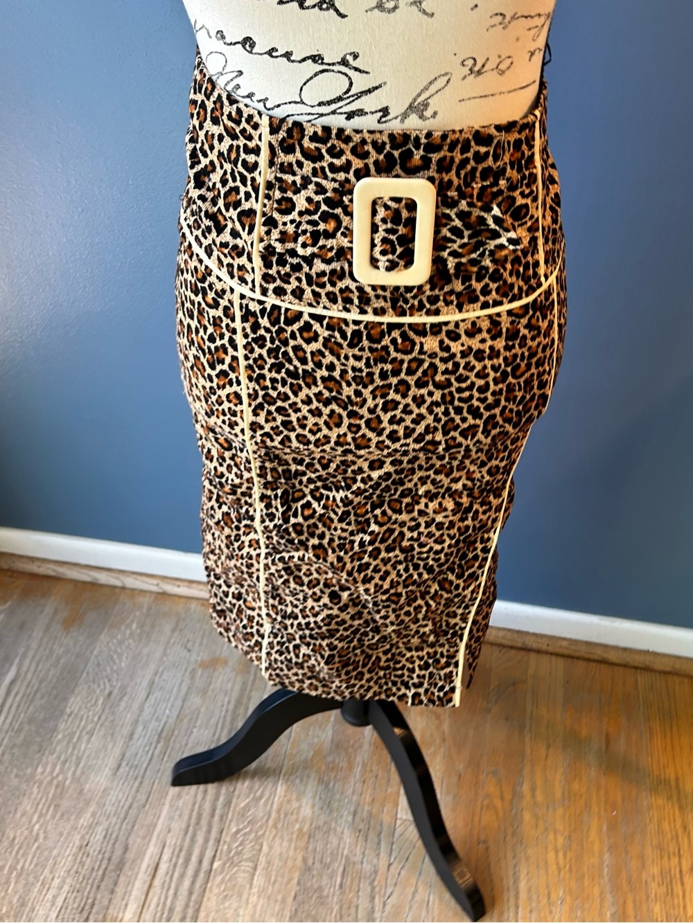 Lucy Paris Leopard Print pencil Skirt -